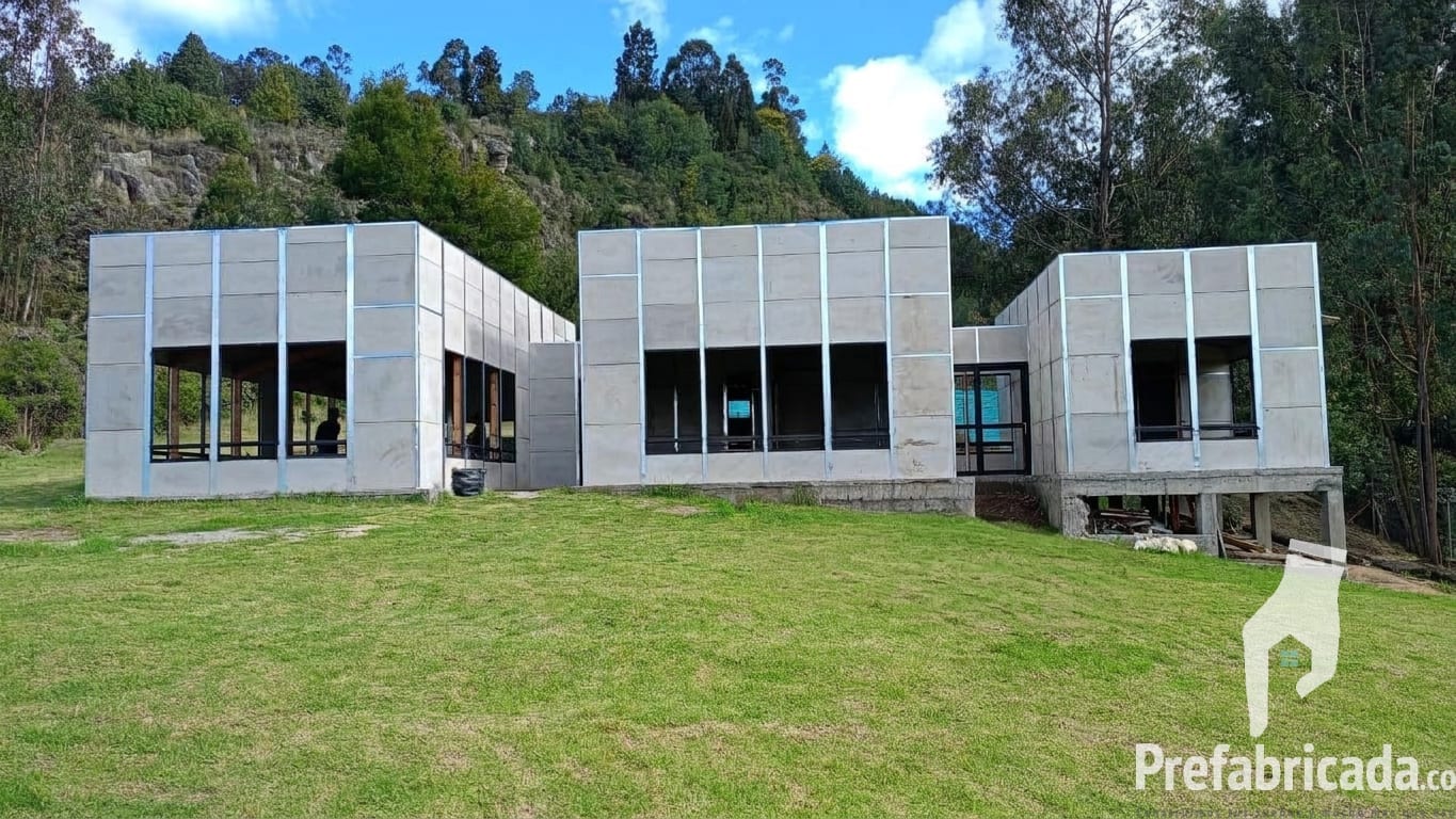 Perfilería de lámina galvanizada calibre 22 usada en el ensamble de los módulos de una casa prefabricada